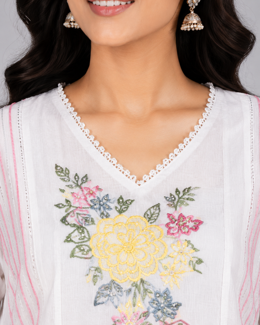 Women Floral Threadwork Kurti Pant Set