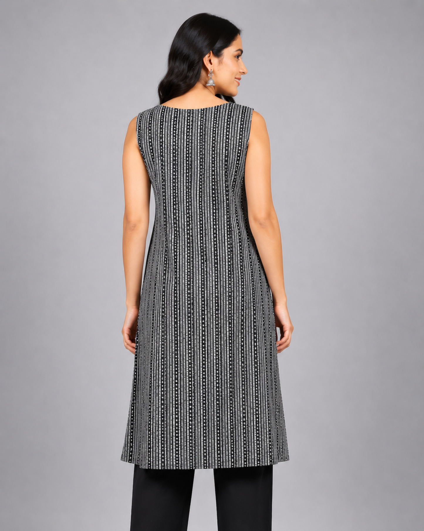 Women Black & White Printed Straight Kurti