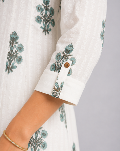Women Off White Floral Printed Kurti with Wide