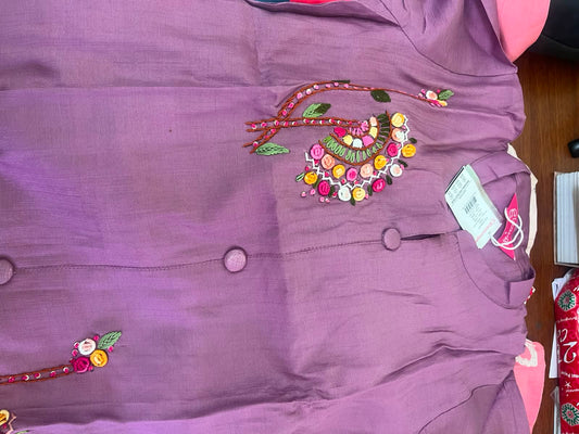 Women Mauve Floral Embroidered Kurti