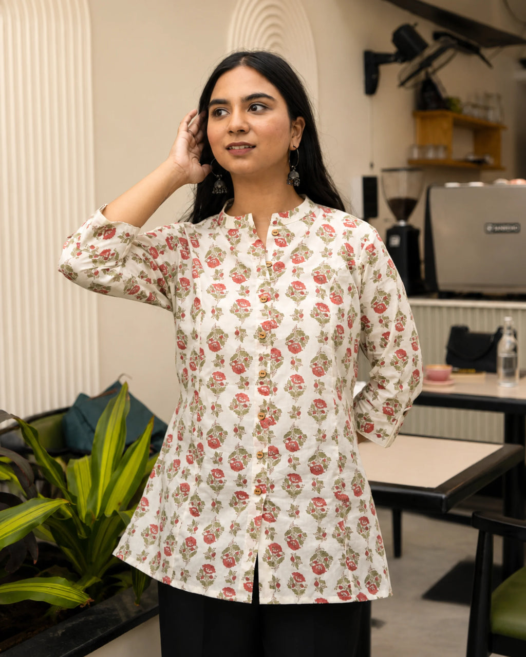 Off White Floral kurti - M - Kurti Set